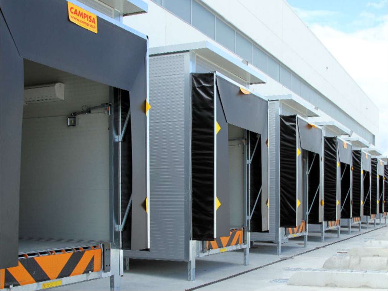Retractable Dock Shelters: The Ideal Solution for Efficient Warehouse Loading
