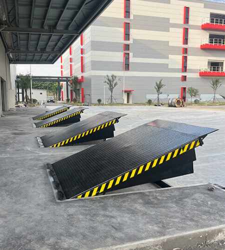 Electro-Hydraulic Dock Leveler